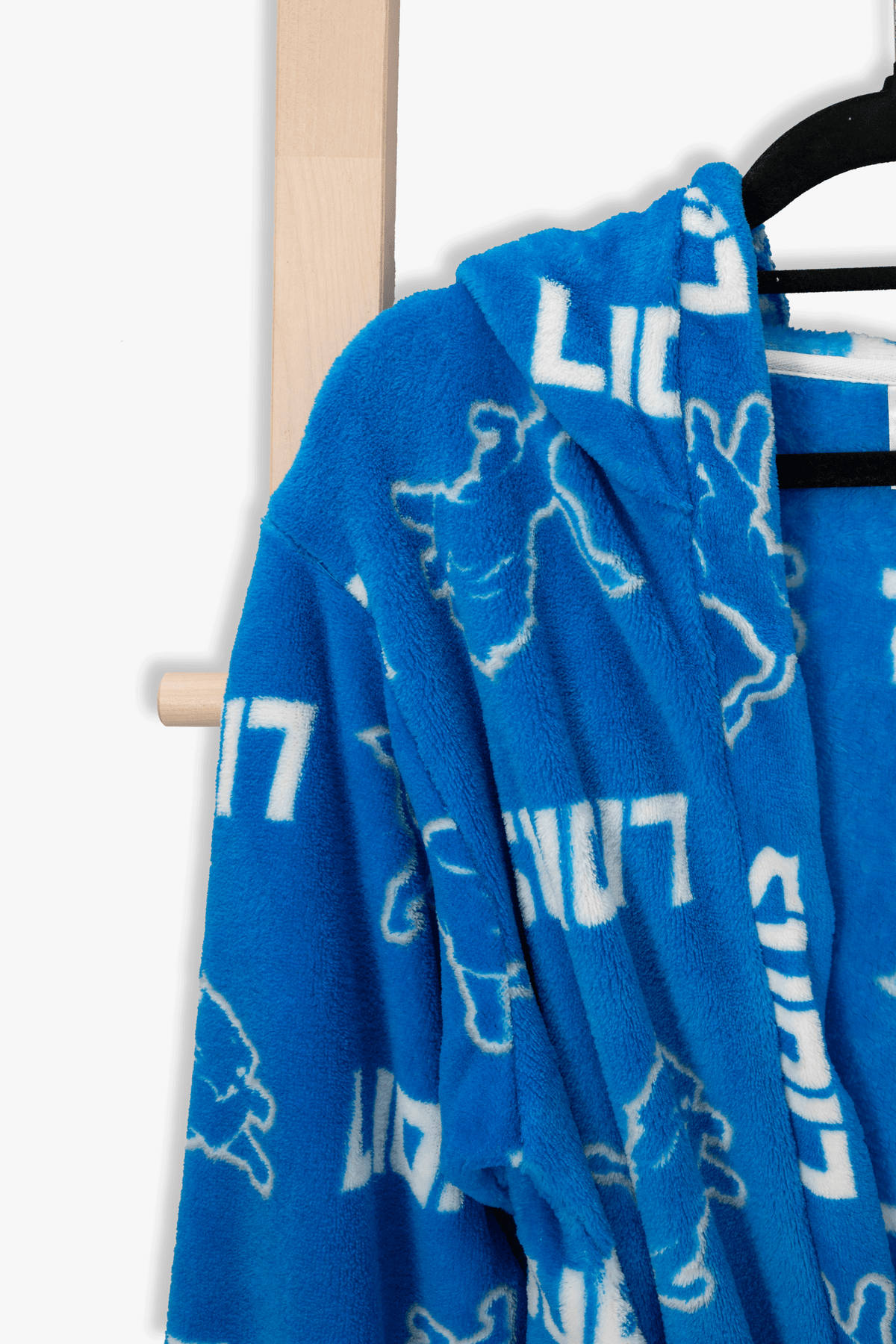 Detroit Lions Youth Fleece Robe, Hooded NFL Kids Bathrobe with Tie Belt and Pockets, Children's Sizes
