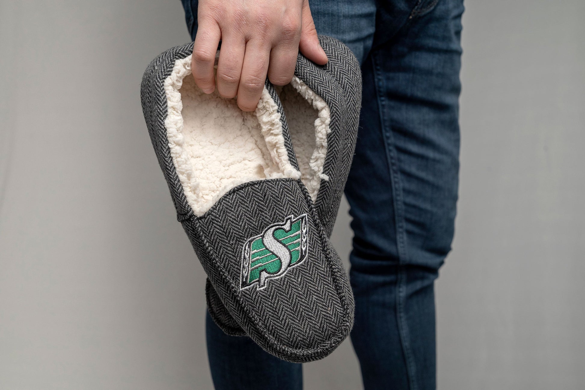 Gertex CFL Saskatchewan Roughriders Men's Slippers